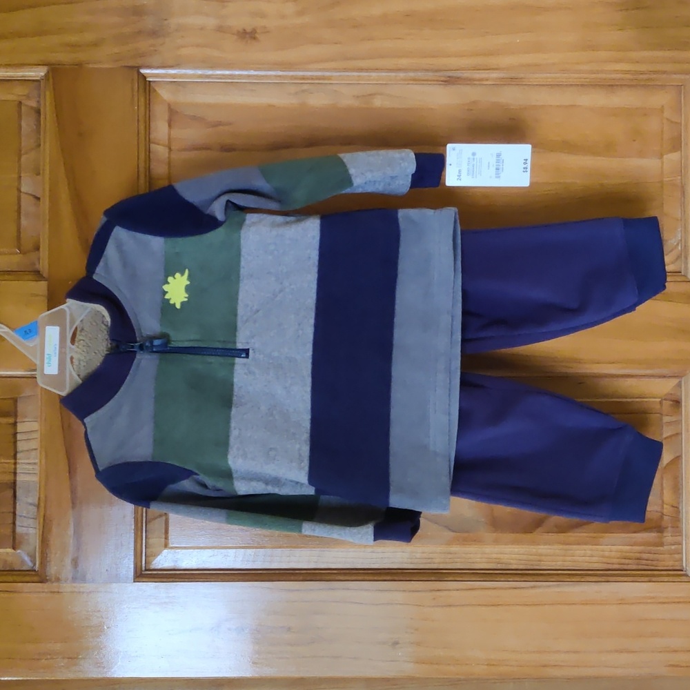 NWT Child of mine by Carter's 24m 2pc set